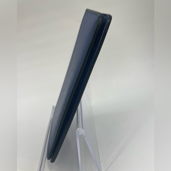 Louis Vuitton Blue Taiga Leather Brazza Wallet - Picture 4 of 9